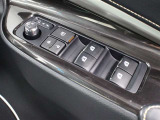 運転席からも操作可能な全席パワーウィンドウが装備されています。