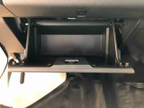 よく使うものが手を伸ばせばすぐ届く、機能面で充実した収納。