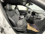 パワーシート搭載。微妙な調整が手軽にでき、最適なポジションで運転することが可能です。