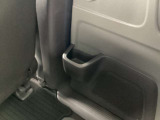 スライドドアにはドリンクホルダーがあります