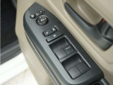 ◆パワーウィンドウスイッチ◆運転席から全席の窓の開閉操作を行うことが出来いつでも換気ができます!