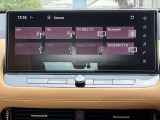 12.3インチワイドディスプレイナビはAM/FM/TVはもちろん、Bluetootht対応・USB接続・Apple CarPlay・Android Auto などに対応できます。