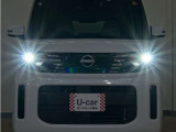 LEDヘッドライト(オートライト機能付)が搭載されており、遠くまで明るく均一に照らし、高速道路等での安心感が向上しております。