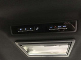 後席用にもエアコンの吹き出し口があり快適です。どの席に座っても快適なドライブが楽しめます♪