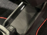 12Vの端子が付いておりますのでお車でのお出かけに困りません。
