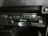 ビルトインタイプのETC車載機です。見た目もスマートで料金所通過もキャッシュレスです。