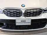 【キドニーグリル】BMWは約90年もの間、ほぼ全ての車両にひと目でBMWだと分かるこの特徴的なフロントグリルが備えられ、デザイン・アイコンとして親しまれてきました。