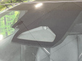 【プリクラッシュセーフティ】前方の車両等を検知し、衝突しそうな時は警報で注意を促し、ブレーキを踏む力をサポート。ブレーキを踏めなかった場合は衝突被害軽減ブレーキが作動、衝突回避をサポートします。