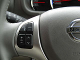 ステアリングスイッチ付きです。運転に集中できます。