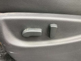 助手席パワーシート(オットマン、リクライニング)
