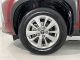 アルミホイールが車の雰囲気を引き立てますね!