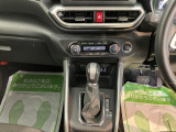 車両状態証明書修復歴の有無も一目瞭然。機能や内装・外装、走行距離、修復歴の有無をチェックし、クルマの状態を10段階にした車両状態証明書。数字や記号を使ってわかりやすく表示しています。