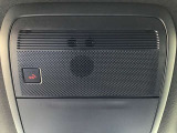 運転席頭上にSOSボタンが付いています。緊急時に24時間オペレーターが対応いたします。車のGPSをキャッチするので事故の地点を調べる必要もございません!