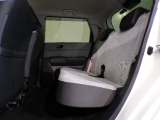 清潔で広々したシートです!後部座席でもゆったり快適に過ごせるので、後ろに座る人たちもドライブが楽しくなりますよ。是非、現車を見て体感してみてください。