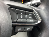 MRCC(マツダレーダークルーズコントロール)は先行車との車間を維持しながら追従走行を行い、長距離でのドライバー負担を軽減させてくれます。
