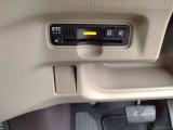 高速道路の乗り降り時のスマートさが嬉しいETC♪高速出入口でノンストップは嬉しいですね♪高速のスマートゲートでは付いていないと降りられません。最近では当たり前の装備になってきました。