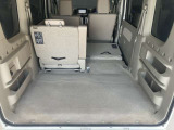 後部座席のシートアレンジでお荷物を載せる時に活躍します!左右片方ずつ倒すことも可能で色んなシーンで大活躍♪折り畳み自転車を載せている方もいらっしゃいます☆