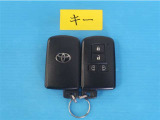 キーを取り出さずにドアを施錠&解錠。車の始動も可能です。