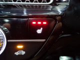 運転席と助手席には、【シートヒーター】が装備されています。温度調整も切り替えができお好みの設定で快適なドライブを楽しめます。腰から下が暖まると、暖房よりも体があったまりますよ。