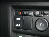 ◆片側電動スライドドア◆狭い駐車場でも乗り降りが楽々♪お子様が隣の車にドアを当ててしまう心配もございません!小さなお子様連れの方もこれで安心。