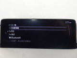 【マツダコネクト】ラジオ・テレビ/Bluetoothオーディオ、その他アプリケーションなどの機能で楽しむことができます。