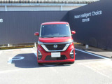 ヘッドライトの上向き下向きを自動で切り替えてくれます。対向車や前方の車にも迷惑をかけにくくなります。
