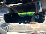 【デジタルインナーミラー】後席の大きな荷物や同乗者で後方が確認しづらい時でも安心!カメラが撮影した車両後方の映像をルームミラー内に表示。クリアな視界で状況の確認が可能です!