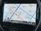 鮮明な地図表示で、運転中のルート確認が容易に行えます。詳細な情報も確認でき、安心してドライブをお楽しみいただけます。