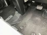 フロアマット標準装備!車内を清潔に保ちます。
