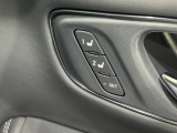 運転席のパワーシートポジションは2メモリー式です
