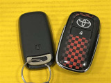 キーフリーシステム車!電子カードキーをかばんやポケットに入れておけば、ドアのロックアンロックやエンジンの始動が出来ます!