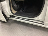 ホンダ車の低床ボディは乗りやすく、足元も広びろですよ。