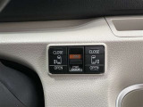 運転席からも自動スライドドアの開閉操作ができます!