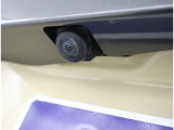 バックカメラが付いているので後方確認が非常にしやすいです。今や運転初心者も熟練者も必須装備!ついていて損はないですね♪