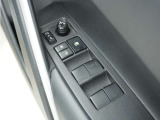 ◆パワーウィンドウスイッチ◆運転席から全席の窓の開閉操作を行うことが出来いつでも換気ができます!