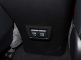 USBタイプC接続をして携帯電話の充電が可能です。