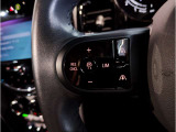 【クルーズコントロール】クルーズコントロール装備車両で御座います。速度を設定することにより、長距離運転の際にアクセルペダルを常に踏み込む必要が無くなります。