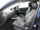 中古車だからこそ室内・シートは丁寧に洗浄します。