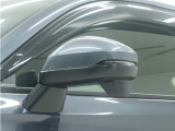 ◆ドアミラーウインカー◆ドアミラーにウインカーを装備しています。対向車に自身の進行方向を合図し安全に運転できます。
