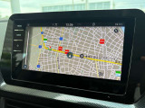 「ディスカバープロ」ナビゲーション機能をはじめ、車両設定や走行情報の確認など、多彩な機能をスマートに操作できます。