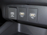 12V電源ソケットを設置しております。周辺機器の充電にご利用頂けます。