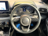 インテリアに合わせたデザインのステアリングは、運転される方のことも考え、運転しやすい形状、大きさです。是非一度、実際に触ってお確かめください。