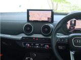 内装はシンプルに使い勝手を考え作られています。お車を運転する感覚をダイレクトに体感して頂けます。室内も広くロングドライブにも快適にお過ごしいただけます。