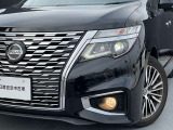 最新式はLEDヘッドランプですね。瞬時に明るい光が夜間の運転をぐっと楽にしてくれますよ。