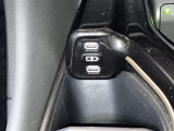充電用USB端子付き。スマートフォンなどの充電に便利です。