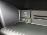 USBジャックでスマホの充電もできます!