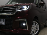 【LEDヘッドライト】悪天候や夜間走行時も良好な視界を確保し安心して運転できる高輝度LEDヘッドライトを装備!点灯速度が早く、消費電力も抑えられています!!