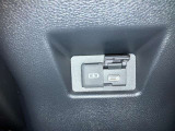 後席用のUSB-C端子です