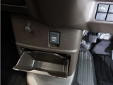 この度は当店の車両を御覧頂きましてありがとうございます。当店の販売車両はそのほとんどが自社での下取り車とデモカー(展示、試乗車)から構成され、安心してご購入いただけます。