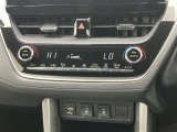 左右独立温度コントロールフルオートエアコンです。運転席、助手席それぞれで独立して温度設定ができます。冷え性の方が乗っても安心ですね♪